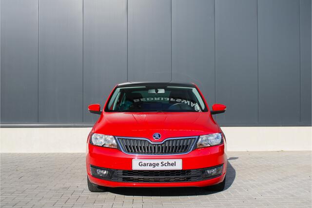 Skoda RAPID Spaceback 1.2 TSI Greentech Edition 90pk - Navi - Pano - Trekhaak - PDC - Stoelverwarming - Rijklaar