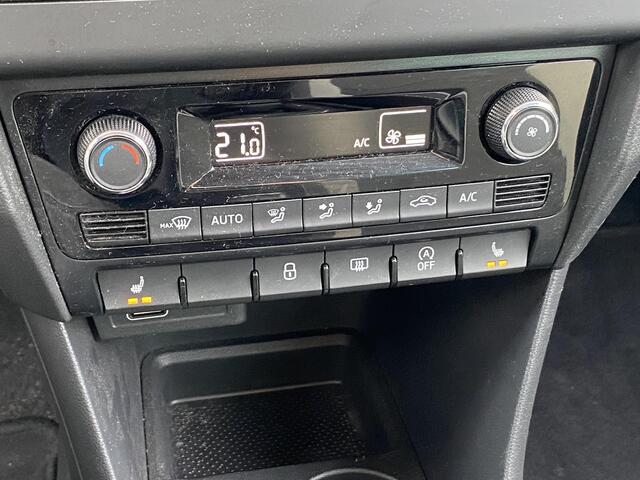 Skoda RAPID Spaceback 1.0 TSI Greentech Clever met o.a. stoelverwarming, clima, cruise, navi, elektr. rmn, etc.