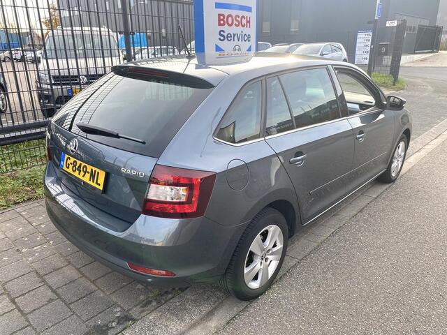 Skoda RAPID Spaceback 1.0 TSI Greentech Clever met o.a. stoelverwarming, clima, cruise, navi, elektr. rmn, etc.