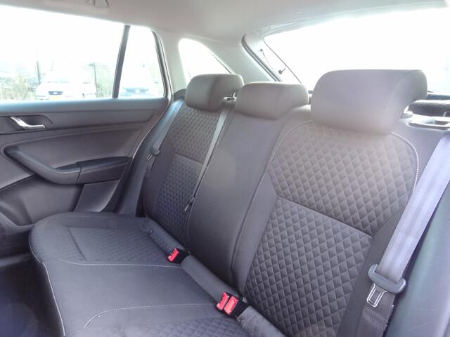 Skoda RAPID Spaceback 1.2 TSI | NAVI | CLIMATE | CRUISE CONTROL | 16 INCH LM