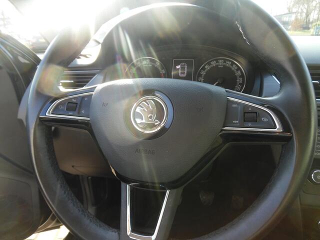 Skoda RAPID Spaceback 1.0 TSI Greentech Clever
