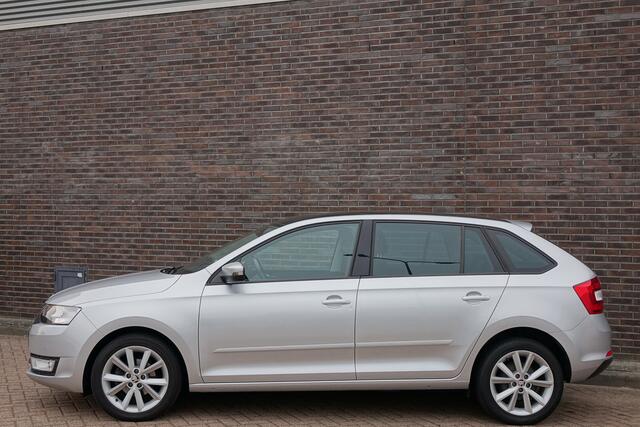 Skoda RAPID Spaceback 1.2 TSI Greentech JOY, Automaat, navigatie, panoramadak, cruisecontrole waanzinnig mooie auto!