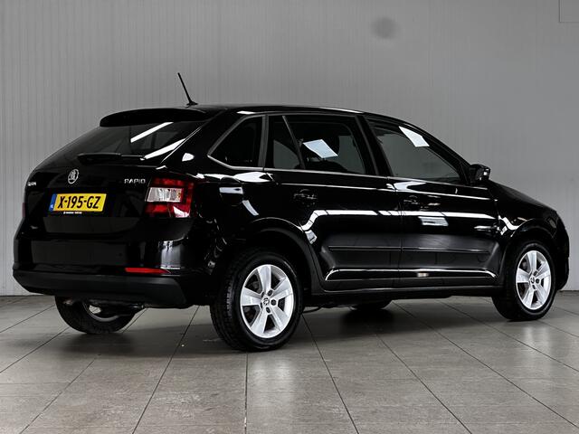 Skoda RAPID Spaceback 1.0 TSI Greentech Clever/ Extra getint glas/ 16'' LMV/ Apple + Android/ Stoelverw./ Navi/ Clima/ Cruise/ Elek. pakket/ Isofix/ Bluetooth/ Armsteun/ Multi. LEDER. Stuur/ PDC/ Chroom/ Dagrijverl.