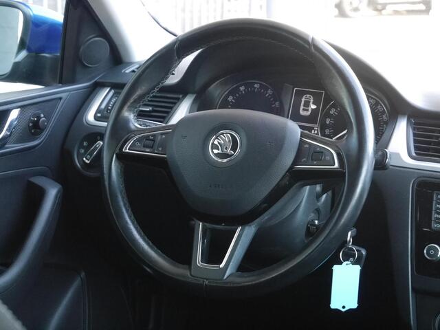 Skoda RAPID Spaceback 1.2 TSI Greentech Drive | Automaat | Cruise control | Parkeersensoren achter | Trekhaak | Airco | Navigatie