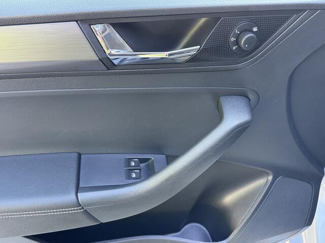 Skoda RAPID Spaceback 1.0 TSI 95pk DSG Greentech Clever Navigatie Stoelverwarming Climatronic DAB