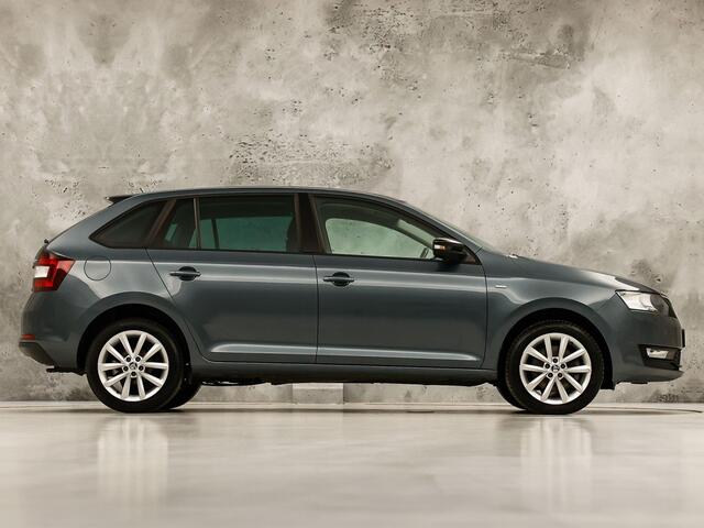 Skoda RAPID Spaceback 1.0 TSI Sport Automaat (PANORAMADAK, NAVIGATIE, CLIMATE, STOELVERWARMING, SPORTSTOELEN, GETINT GLAS, CRUISE, PARKEERSENSOREN, NIEUWSTAAT)