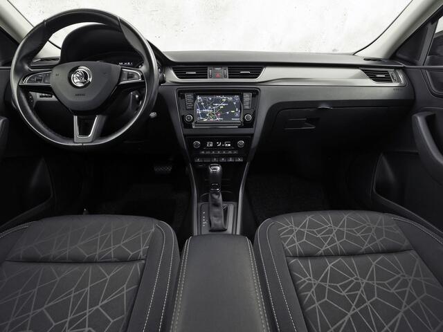 Skoda RAPID Spaceback 1.0 TSI Sport Automaat (PANORAMADAK, NAVIGATIE, CLIMATE, STOELVERWARMING, SPORTSTOELEN, GETINT GLAS, CRUISE, PARKEERSENSOREN, NIEUWSTAAT)