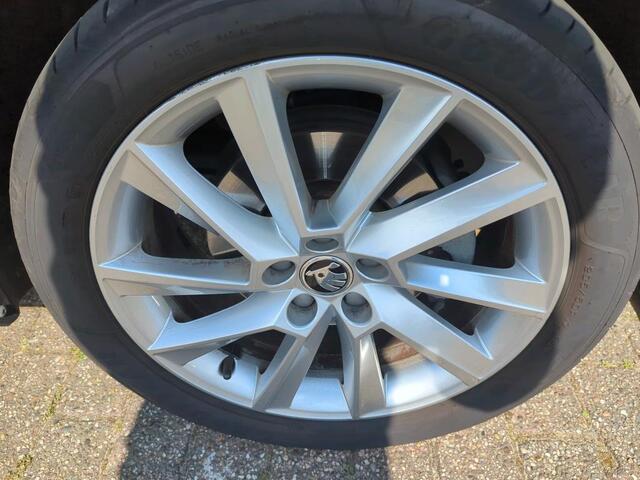 Skoda SCALA 1.0 TSI 116pk DSG Business Edition Virtual Cockpit Navigatie LED koplampen Winterpakket