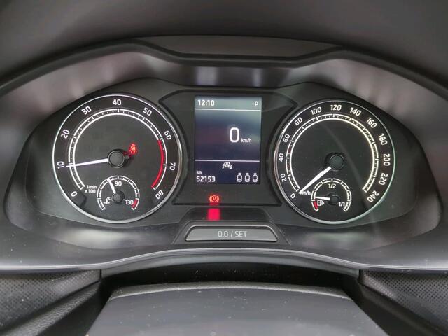 Skoda SCALA 1.0 TSI Sport Business Edition DSG Automaat Panoramadak / Parkeersensoren / LED verlichting / Clima / Cruise