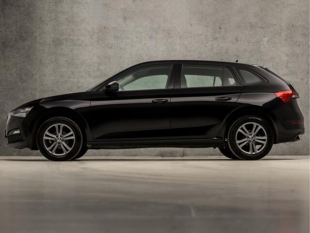 Skoda SCALA 1.0 TSI Active Sport (APPLE CARPLAY, AIRCO, STOELVERWARMING, ELEK PAKKET, ARMSTEUN, SPORTSTOELEN, LM VELGEN, PARKEERSENSOREN, NIEUWE APK, NIEUWSTAAT)