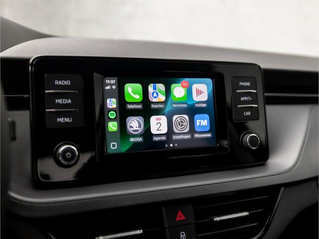Skoda SCALA 1.0 TSI Active Sport (APPLE CARPLAY, AIRCO, STOELVERWARMING, ELEK PAKKET, ARMSTEUN, SPORTSTOELEN, LM VELGEN, PARKEERSENSOREN, NIEUWE APK, NIEUWSTAAT)