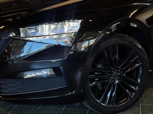 Skoda SCALA 1.5 TSI Sport Business 150pk DSG Trekhaak Carplay Stoelverw 18''