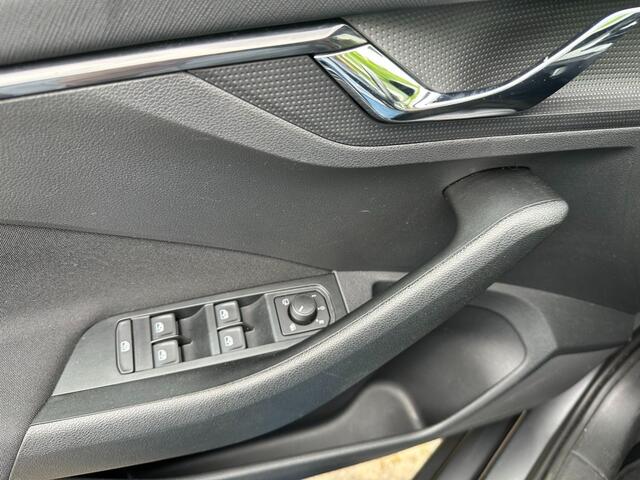Skoda SCALA 1.0 TSI Businsess Edition Led / Camera / Carplay