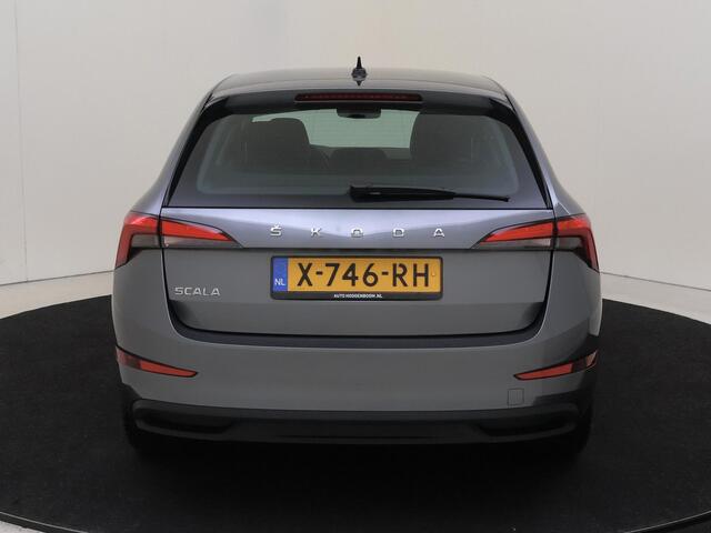 Skoda SCALA 1.0 TSI Active | CarPlay | Lane assist | Bluetooth | Elektrische ramen voor | Airco |