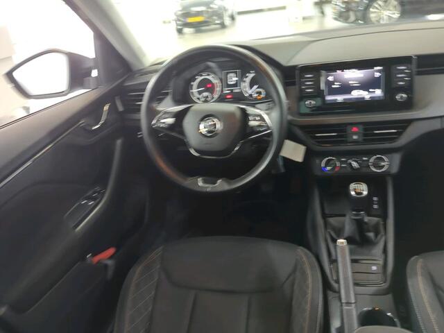 Skoda SCALA 1.0 TSI 110pk Ambition / App-Connect / Airco / Parkeersensoren Achter / 16" LMV