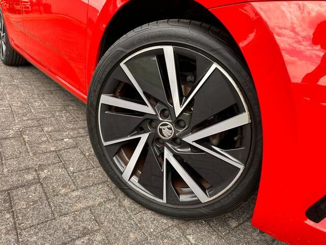 Skoda SCALA 1.5 TSI Sport Business DSG Automaat | Panorama | Trekhaak | Sport interieur | Climate | Cruise Con trol | occasion