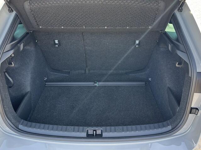 Skoda SCALA 1.5 TSI DSG MONTE CARLO GLAS-DAK/TREKHAAK/CAMERA/NAVI/CARPLAY