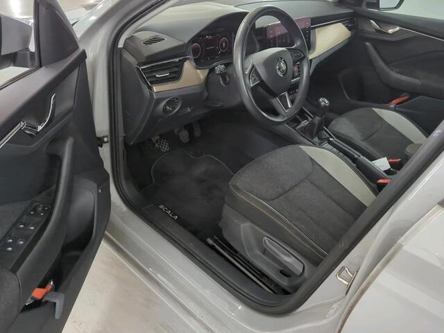Skoda SCALA 1.0 TSI 115pk Business Edition / Navigatie / Stoelverwarming / Camera