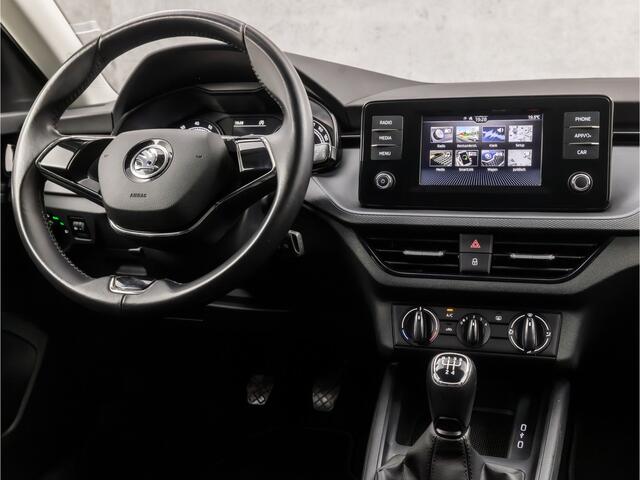 Skoda SCALA 1.0 TSI Sport (APPLE CARPLAY, GETINT GLAS, SPORTSTOELEN, AIRCO, LED KOPLAMPEN, DAB+, NIEUWSTAAT)