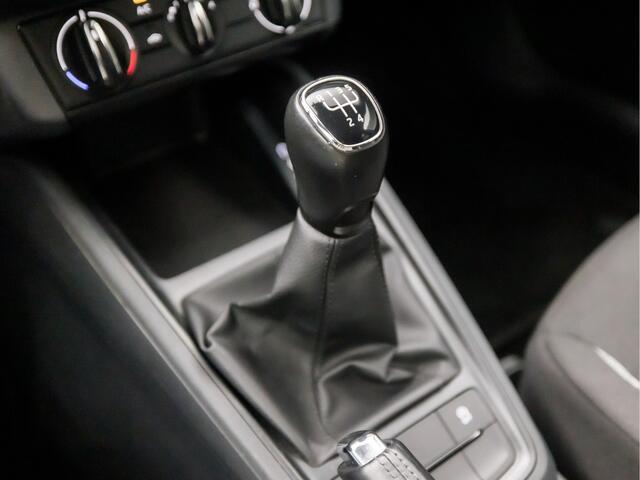 Skoda SCALA 1.0 TSI Sport (APPLE CARPLAY, GETINT GLAS, SPORTSTOELEN, AIRCO, LED KOPLAMPEN, DAB+, NIEUWSTAAT)