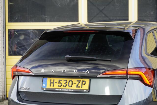 Skoda SCALA 1.5 TSI 150PK! Automaat 5drs Sport Business BJ2020 Lmv 18" | Led V+A | Pdc | Panoramadak | Elek. trekhaak | App-Connect | Climate control | Cruise control | RS-Sportstoelen | RS-Sport stuurwiel | Verwarmde voorstoelen | Zwarte hemel | Extra getint glas
