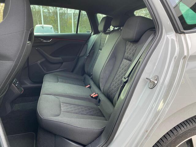 Skoda SCALA 1.0 TSI Sport Business Steelgrey Schaalstoel 18inch-velgen Applecarplay/Android