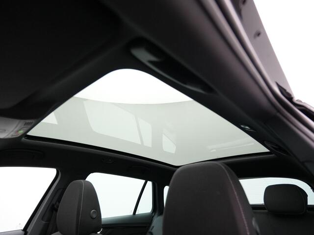 Skoda SCALA 1.0 TSI 115 pk DSG Tour | Panoramadak | Trekhaak | Matrix LED | Stuur-/stoelverwarming | Achteruitrijcamera