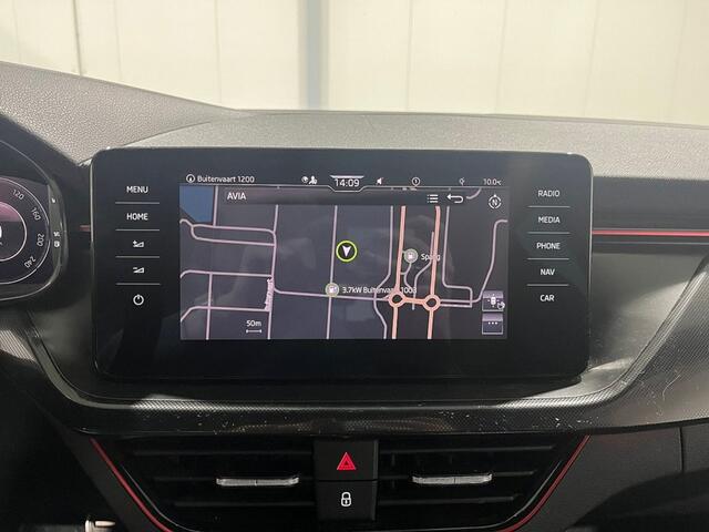 Skoda SCALA 1.0 TSI DSG Sport Business Wegklapbare trekhaak - Digitaal dashboard - Navigatie - Stoelverwarming