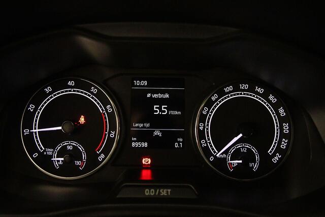 Skoda SCALA Ambition 1.0 TSI 110pk Cruise control, Parkeersensor achter, App connect, LED koplampen, Airco, DAB, Radio, Bluetooth