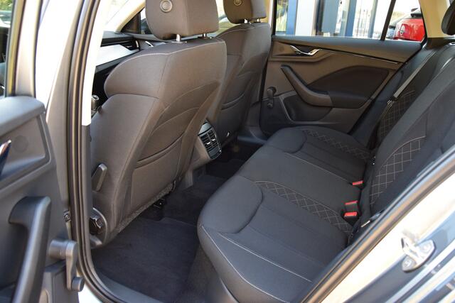 Skoda SCALA 1.0 TSI 110PK Ambition | Org. NL | Fabrieksgarantie | Trekhaak | Virtual Cockpit | Parkeersensoren | Navigatie | Full LED | Apple Carplay/Android Auto | Cruise Control | Verkeersbordherkenning |