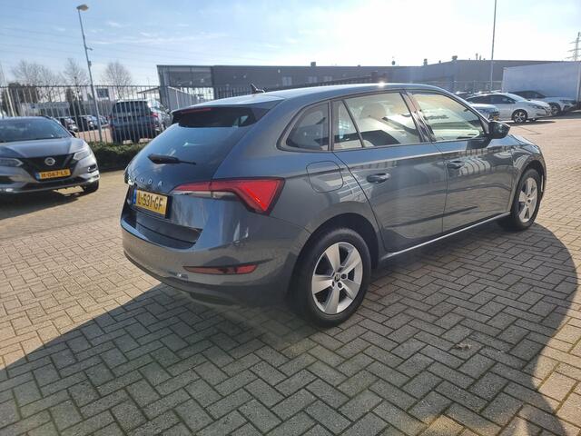 Skoda SCALA 1.0 TSI Ambition | Apple CarPlay / Android Auto navigatie | Climate Control | Licht metalen velgen |