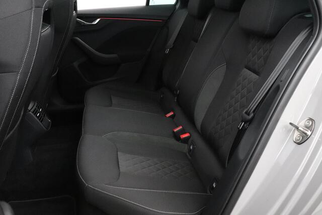 Skoda SCALA 1.0 TSI 115pk Sport Business | Panoramadak | 18"Lichtmetaal | AppleCarplay AndroidAuto Navigatie | Parkeersensor |