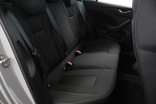 Skoda SCALA 1.0 TSI 115pk Sport Business | Panoramadak | 18"Lichtmetaal | AppleCarplay AndroidAuto Navigatie | Parkeersensor |