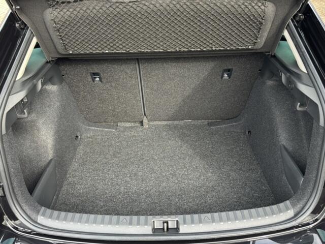 Skoda SCALA 1.0 TSI SELECTION TREKHAAK/CRUISE/STOELVERW/PDC/CARPLAY