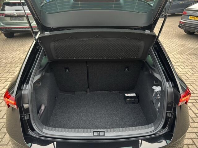 Skoda SCALA 1.0 TSI DSG MONTE CARLO TREKHAAK/CAMERA/STOEL+STUURVERW/GLAZENDAK