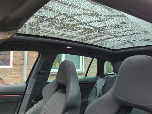 Skoda SCALA 1.0 TSI Sport Business / Pano / Climate controle / Parkeersensoren achter / Lichtmetaal 18 inch /