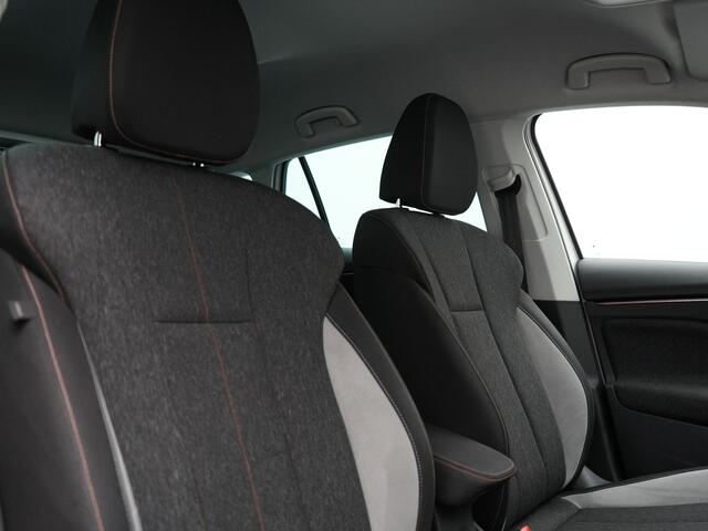 Skoda SCALA 1.5 TSI Sport Business Automaat 150pk | Trekhaak | Stoelverwarming | Cruise Control | Climate Control | Apple Carplay | Front Assist | LED Koplampen |