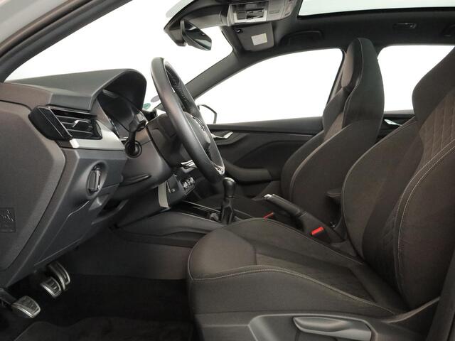 Skoda SCALA 1.0 TSI Sport Business 110 pk | Navigatie via App | Panoramadak | Parkeersensoren achter | Full LED koplampen | Apple Carplay/Android Auto |
