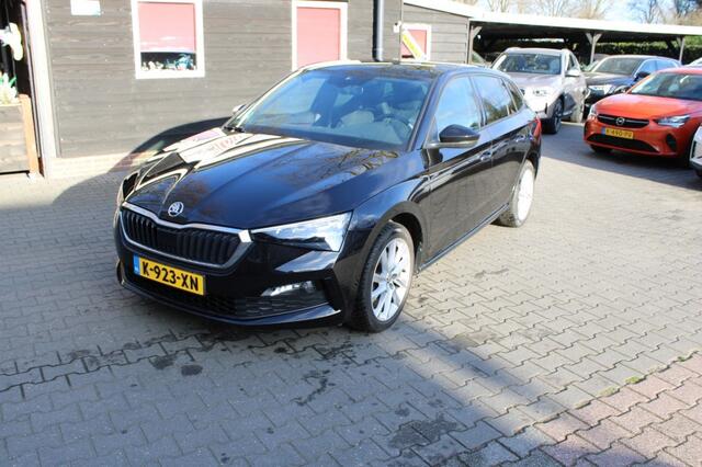 Skoda SCALA 1.0 TSI Sport business - virtual cockpit - Carplay - pano dak