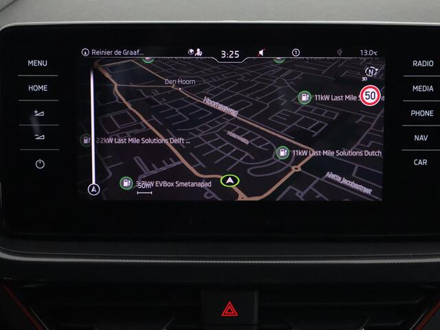 Skoda SCALA 1.0 TSI Sport Business Automaat | Panoramadak | Navigatie | Apple Carplay & AndroidAUTO | Camera