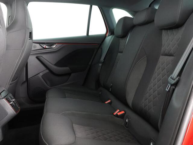 Skoda SCALA 1.0 TSI Sport Business Automaat | Panoramadak | Navigatie | Apple Carplay & AndroidAUTO | Camera