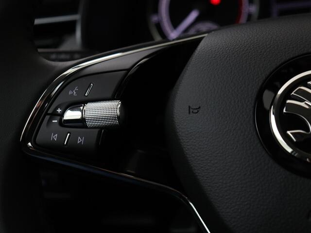 Skoda SCALA 1.0 TSI Ambition | CarPlay | Airco | Cruise control | Lane- en frontassist | Bluetooth | Parkeersensoren achter |