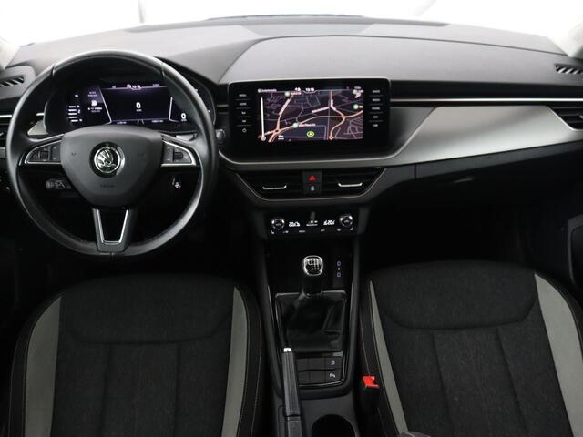 Skoda SCALA 1.0 TSI Business Edition | Panoramadak | Stoelverwarming | Adaptive cruise | Carplay | Full LED | Navigatie | Parkeerhulp | Climate control | DAB | Getint glas