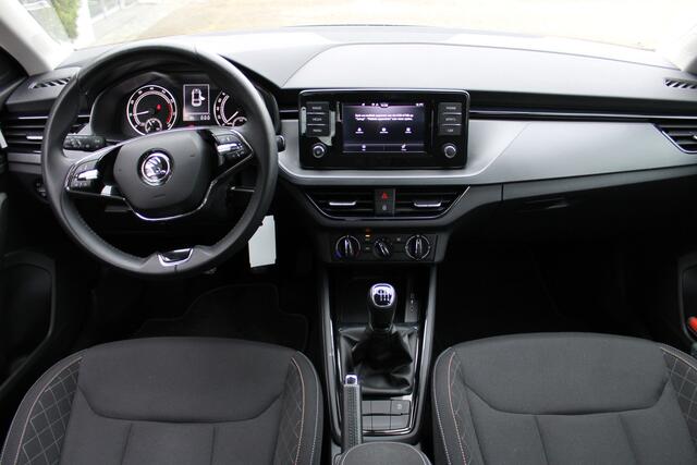 Skoda SCALA 1.0 TSI 110pk Ambition / Navigatie by APP / Airco / LED / LM 16 inch P4