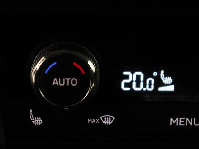 Skoda SCALA 1.0 TSI Business Edition | Automaat | Stoelverwarming | Adaptive cruise | Trekhaak | Carplay | Keyless | Climate control | Navigatie | Parkeerhulp | Virtual Cockpit