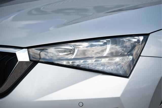 Skoda SCALA 1.0 TSI 110pk Ambition | Trekhaak | Navi by App | Camera | Cruise | Stoelverw. | PDC V+A