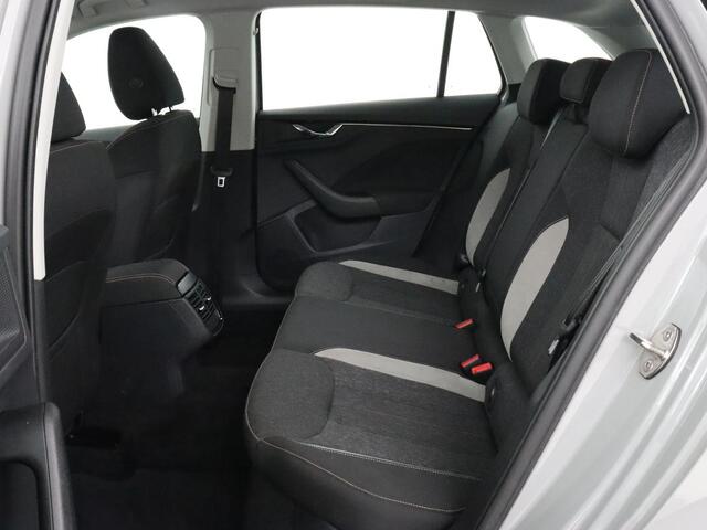 Skoda SCALA 1.0 TSI Business Edition | Stoelverwarming | Virtual Cockpit | Keyless | Carplay | Navigatie | Parkeerhulp | Climate control | Bluetooth | Cruise control