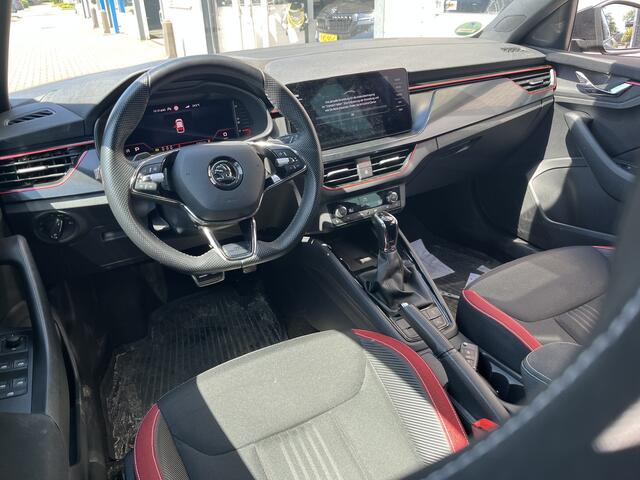 Skoda SCALA 1.5 TSI Monte Carlo / AUTOMAAT/ 150 PK/ PANO/ STUUR+STOELVERWARM./ ELEK.STOELEN/ ELEK.ACHTERKLEP/ DCC/ PARK.SENSOR.V+A/ CAMERA/ KEYLESS/ CRUISE/ DIGITAL DASH/ SMARTLINK/ DAB/ CLIMA/ NAVI/ LED/ 18'' LMV
