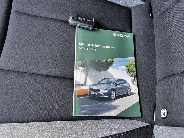 Skoda SCALA 1.0 TSI Selection / Fabrieksgarantie tot 02-2027 / Automaat / Adaptieve CC / Camera / Navigatie via Apple Carplay Android / Climate Control / 16" LM wielen /