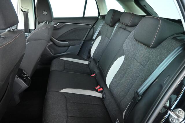 Skoda SCALA 1.0 TSI Business Edition Clima Carplay Stoelverwarming Virtual Rijklaarprijs! Inruil Mogelijk!